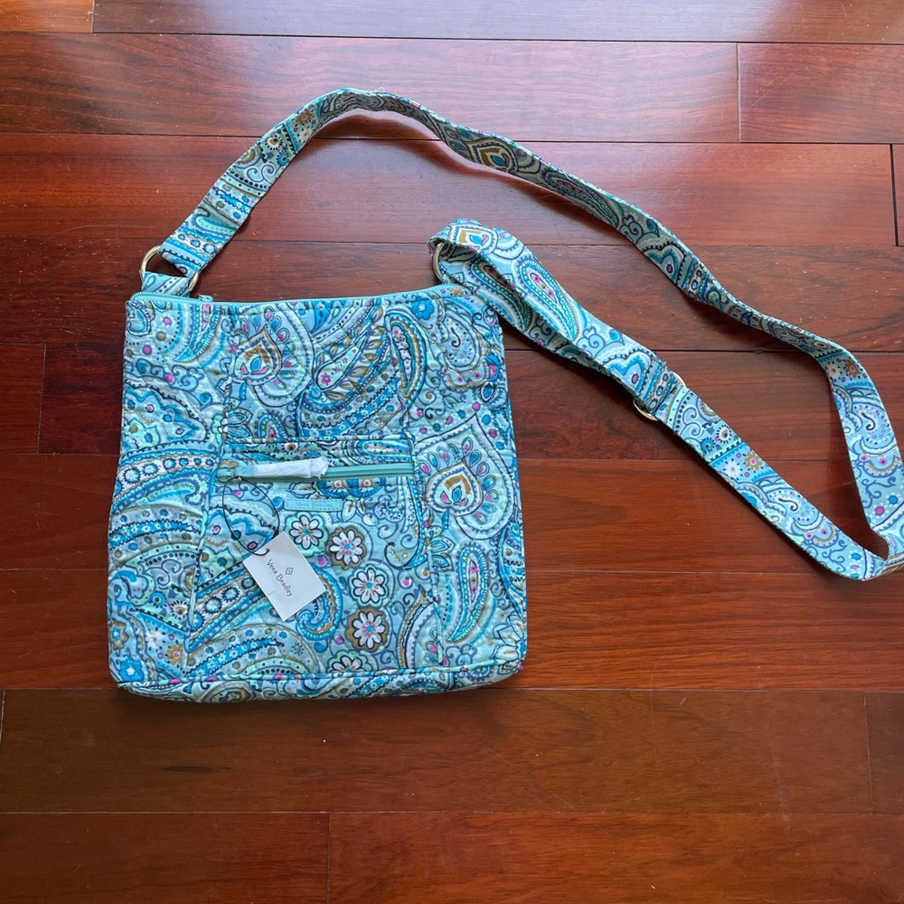 New Vera Bradley Hipster crossbody bag- Daisy Dot Paisley